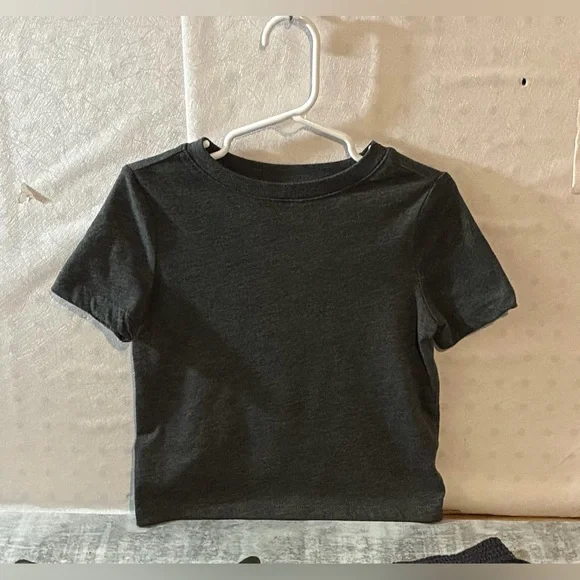 Boys 3 Piece Shirt and Joggers Set. Clean and in Great Condition. Size 2T. $7 - Picture 2 of 7